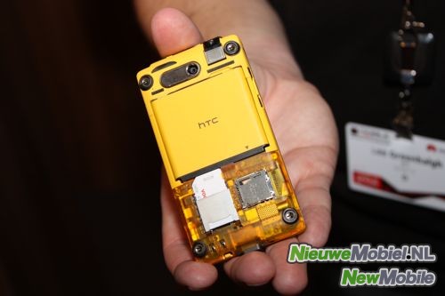 HTC HD mini inside