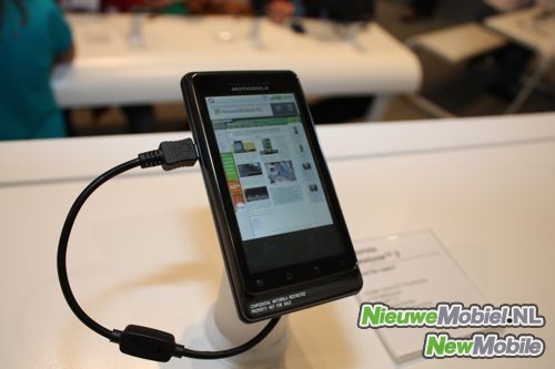 Motorola Milestone 2 front closed
